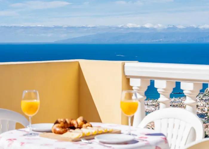 Penthouse With Ocean Views - Torviscas Apartament *