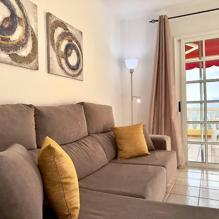 Penthouse With Ocean Views - Torviscas Apartment