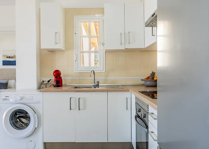 Penthouse With Ocean Views - Torviscas Apartment *